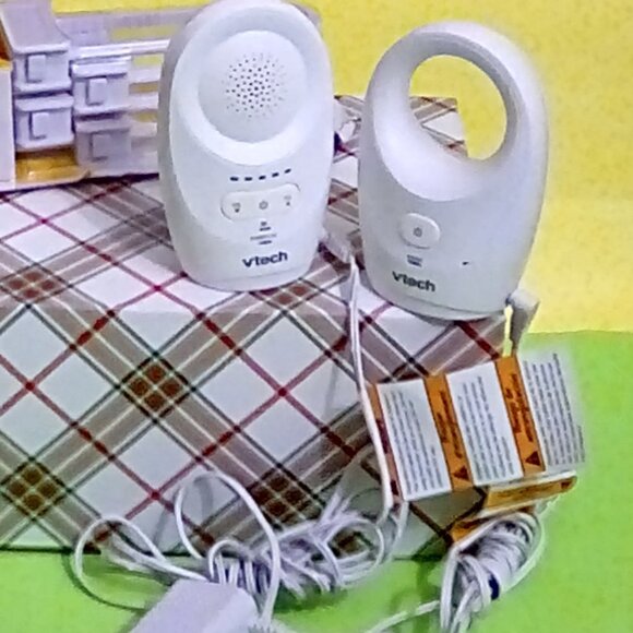 Safety first Cabinet Side locks & Vtech baby monitor - Picture 3 of 4